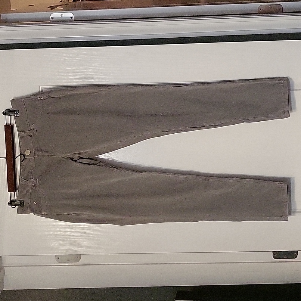 YMI WannaBettaButt Gray Corduroy Pants - size 9 - NWOTs
